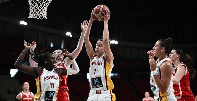 photo alba torrens et les espagnoles ont rejoint les demi-finales de l’eurobasket où elles affronteront la france, vendredi 27 juin. © angelos tzortzinis - afp