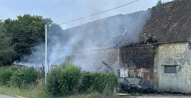 photo  un atelier mécanique a pris feu dans une exploitation agricole à coulimer (orne).  &copy;  ouest-france 