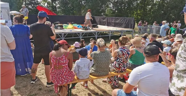 photo  la fête des écoles a été avancée au samedi matin en raison de la chaleur.  &copy;  le maine libre 