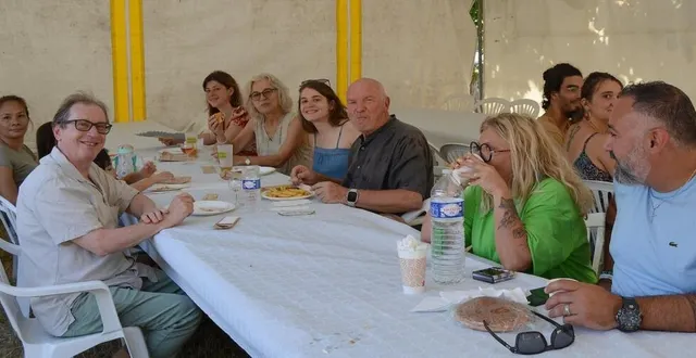 photo  samedi soir, l’association poncé en fête a mis en place sa fête de la musique aux moulins de paillard. à l’entrée du site historique, un grand barnum surplombant de grandes tablées et des chaises a accueilli les visiteurs. un stand de restauration était aussi à disposition.  &copy;  ouest-france 