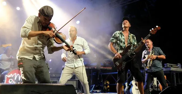 photo  les barbeaux seront en concert vendredi le 25 juillet 2025 à flers, place saint-germain.  &copy;  jp pacman 