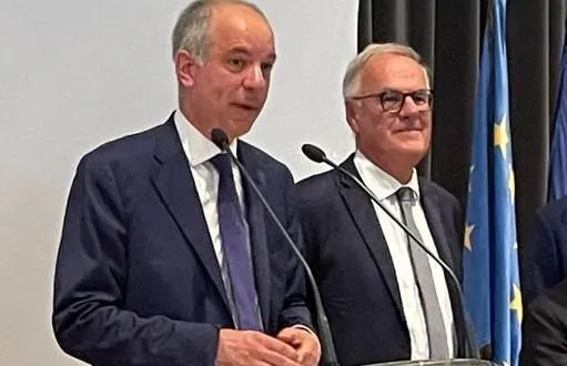 photo  à l’occasion de son discours d’au revoir à l’orne, mercredi 25 juin 2025, le préfet sébastien jallet, qui quitte ses fonctions lundi 30 juin pour la sarthe, a salué le couple préfet - président de département qu’il a formé avec christophe de balorre, à sa droite.  &copy;  ouest-france 