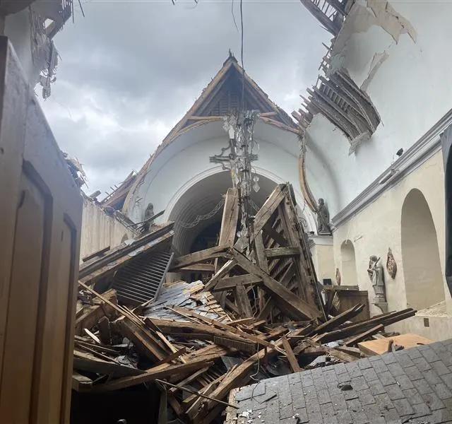 photo l’église de valailles (eure) a été très endommagée lors de la soirée d’orages, mercredi 25 juin 2025.  ©  ouest-france