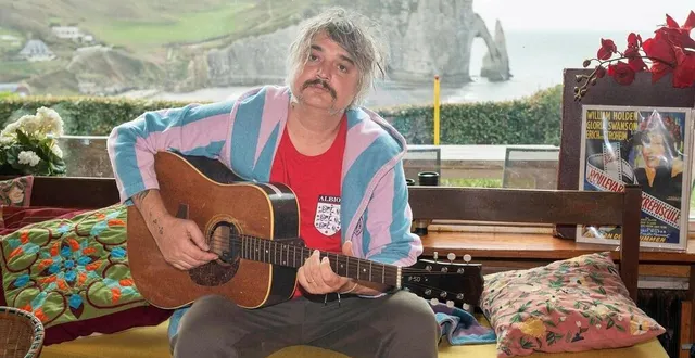 photo  l' auteur-compositeur-interprète britannique de rock peter doherty réside à etretat en normandie.  &copy;  mathieu pattier / ouest france 
