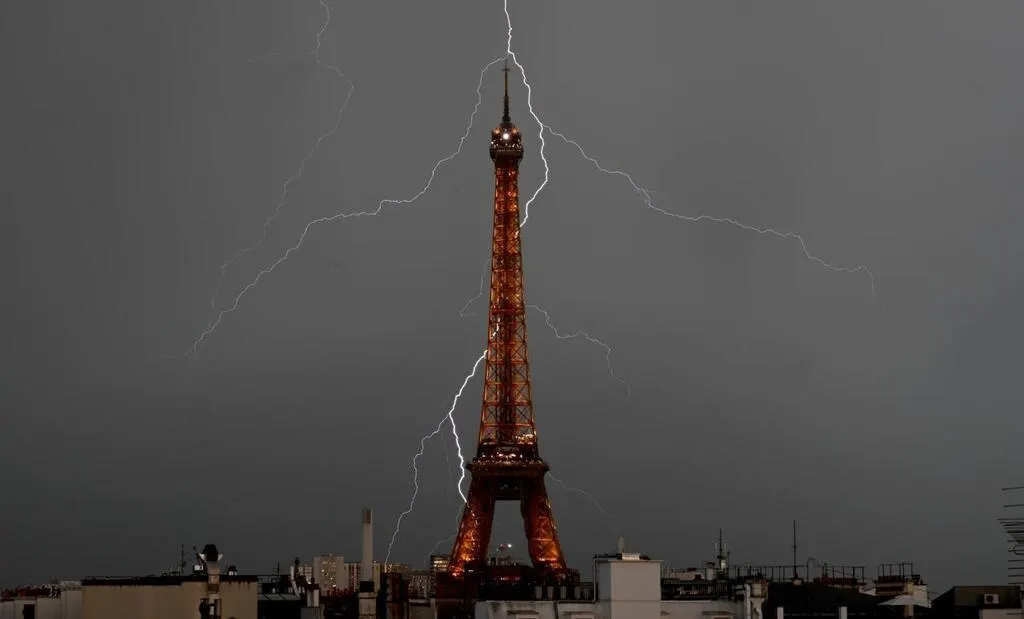 Découvrez les coulisses de la saisissante photo d’orage prise par notre ...