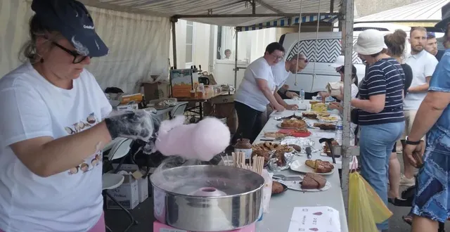 photo  vendredi dernier, en fin de journée, l’association les p’tits loups gacéens a organisé la kermesse du groupe scolaire edgar-degas. de nouveaux jeux étaient en place, donc le tir aux ballons. la barbe à papa a aussi accueilli de nombreux amateurs. les enfants ont chanté et dansé avec l’équipe pédagogique, devant un nombreux public.  &copy;  ouest-france 
