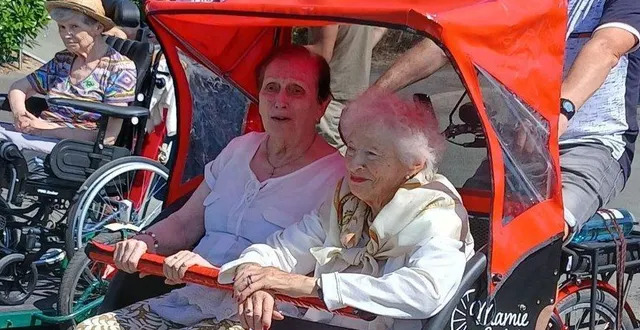 photo  le plaisir de la balade à vélo adapté pour les résidents.  &copy;  co 