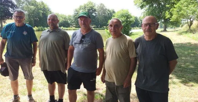 photo  les pêcheurs ont dû affronter la forte chaleur.  &copy;  le maine libre 