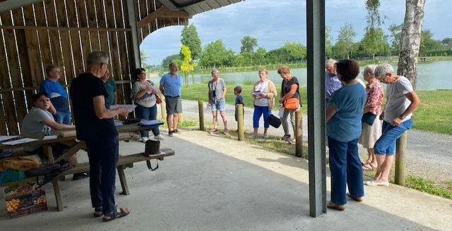 photo  une vingtaine de bénévoles se sont réunis pour préparer les 24 heures de mayet.  &copy;  le maine libre 
