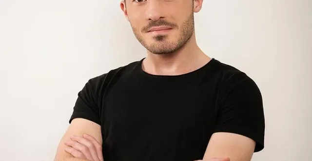 photo  maxime desnos pratique la danse et le chant depuis trois ans.  &copy;  matchupic 