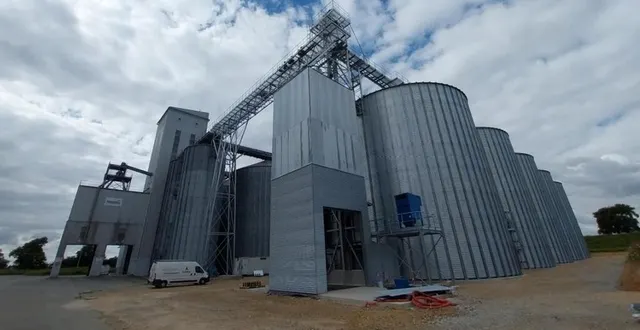 photo  vendredi 27 juin, terrena inaugure son nouveau silo, à aron (mayenne). le premier d’une longue vague d’agrandissements et de rénovations.  &copy;  terrena 
