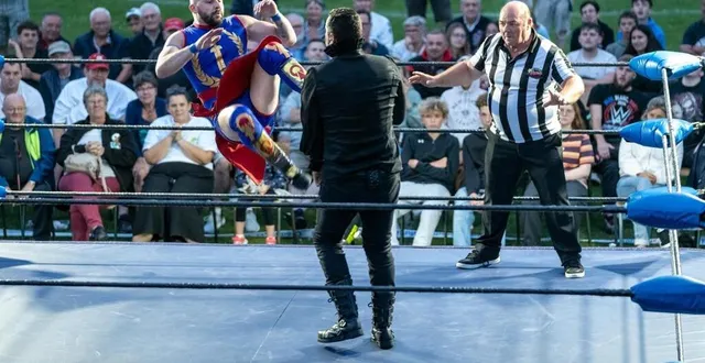 photo  le catch revient à beaumont-sur-sarthe pour une deuxième édition ce samedi 28 juin 2025.  &copy;  xavier sarrat 