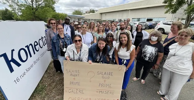 photo  ce 27 juin au mans, des salariés du centre d’appels konecta ont cessé le travail.  &copy;  ouest-france. 