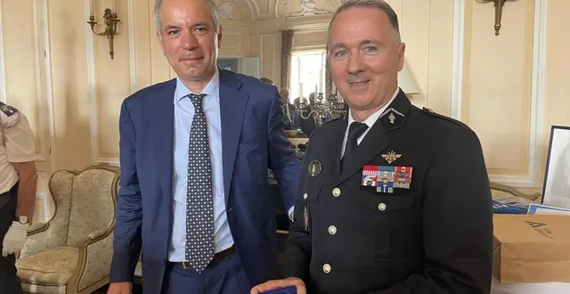 photo  le colonel pierre-olivier benech, à droite, a fait ses adieux à l’orne, jeudi 26 juin, après trois années passées à la tête du groupement de la gendarmerie de l’orne.  &copy;  ouest-france 