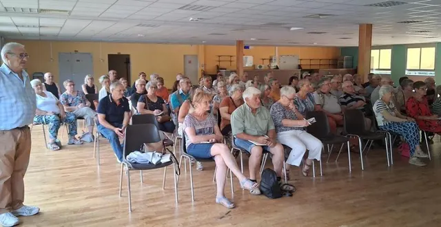 photo  les participants aux deux prochains voyages en corse ont reçu toutes les informations pour préparer leur séjour.  &copy;  le maine libre 