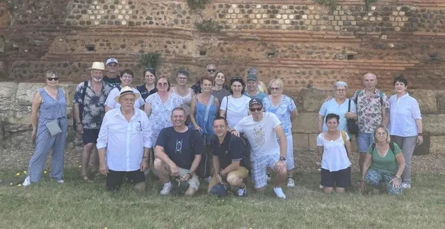 photo  les yogis se sont retrouvés pour une journée festive marquant la fin de la saison.  &copy;  le maine libre 