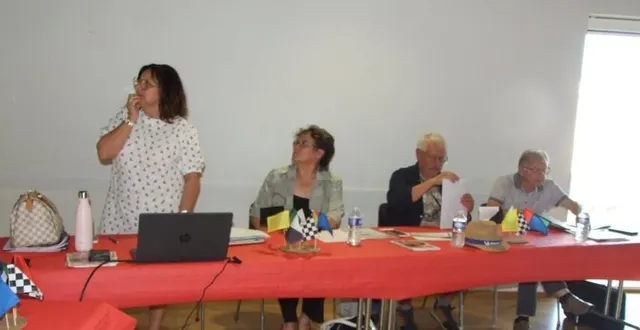 photo  les organisateurs ont présenté le programme de 1906 dans le rétro.  &copy;  ouest-france 