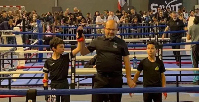 photo  les jeunes compétiteurs allonnais ont conclu une belle saison, à l’image de lounès zadi, ici à gauche lors du championnat de france avenir.  &copy;  boxe française allonnaise 