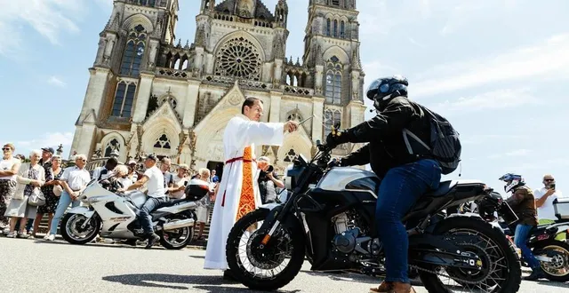photo  des centaines de motards sont venus faire bénir leurs motos ce dimanche 29 juin 2025.  &copy;  ouest-france 