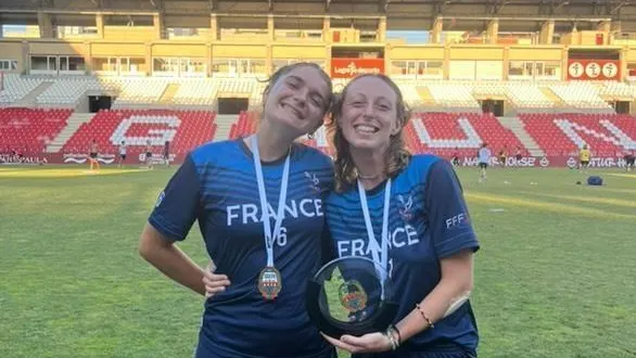 photo  perrine leproux et lyla petibon médaillées de bronze aux mondiaux.  &copy;  ouest-france 