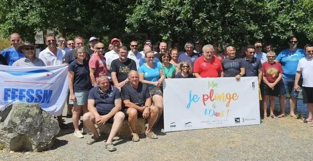 photo  les candidats, organisateurs et encadrants de ce nouvel examen de guide de palanquée, au centre maïtaï bécon plongée.  &copy;  ouest-france 