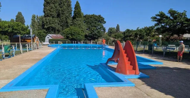 photo  la piscine municipale a été nettoyée et remise en état.  &copy;  ouest-france 