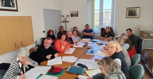 photo  le 7 avril dernier, le budget primitif de la commune a été rejeté par une partie du conseil municipal.  &copy;  ouest-france 