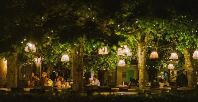 photo  après l’incendie, le restaurant l’auberge des isles a été totalement rénové.  &copy;  l’auberge des isles 