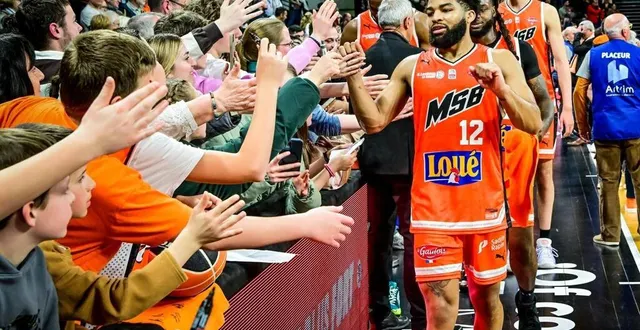 photo  trevor hudgins après la victoire mancelle contre cholet, en championnat, le 29 mars 2025 à antarès.  &copy;  photo : le maine libre - yvon loué 