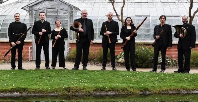 photo  guillaume cuiller (2e à gauche) et l’ensemble stradivaria.  &copy;  stradivaria 