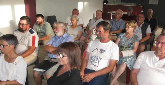 photo  près d’une cinquantaine de bénévoles de l’écurie le mans étaient présents à la salle saint-sulpice, vendredi, pour la réunion préparative du 59e rallye régional le mans. le président, andré grison, a énoncé le programme : samedi 12 juillet, vérifications et reconnaissances ; prologue à 17 h. dimanche 13 juillet : 1 spéciale avec trois passages (entre 9 h et 20 h, sur 11,800 km), ainsi que le 12e rallye vhrs et 14e rallye vhc. les communes de passage : courcival, jauzé et saint-cosme-en-vairais.  &copy;  ouest-france 
