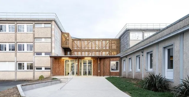 photo  le lycée europe schuman a remporté un prix pour sa rénovation en bois.  &copy;  simon guesdon 