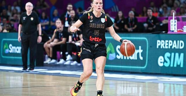 photo julie vanloo avec le maillot des belgian cats lors de l’euro 2025. © stefanos kyriazis / afp