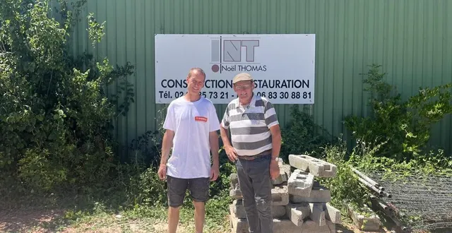 photo  christophe thoreton et noël thomas devant le hangar de la société de maçonnerie, à argentan, lundi 30 juin.  &copy;  ouest-france 