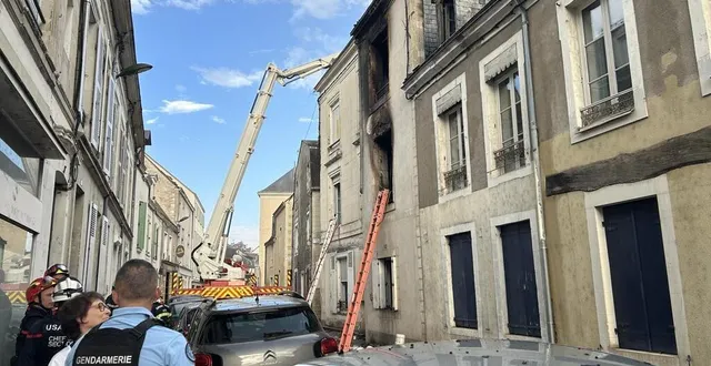 photo  la maire de la flèche (sarthe) a profité du conseil municipal, ce lundi 30 juin 2025 pour faire le point sur les suites des incendies de la rue du collège et de l’allée du renard (photo prise le 20 juin).  &copy;  ouest-france 