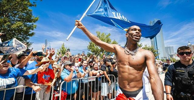 photo shai gilgeous-alexander va toucher le gros lot avec oklahoma. © zach beeker / afp