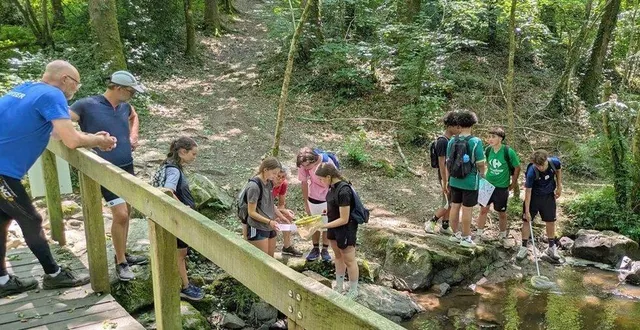 photo  lors de l’étude géologique de massif armoricain aux gorges de villiers.  &copy;  ouest-france 