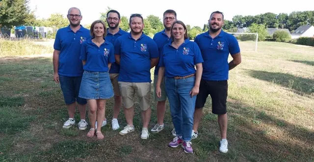 photo  les membres du nouveau bureau du comité des fêtes béconnais sur le site de la fête qu’ils organisent samedi.  &copy;  ouest-france 