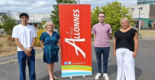 photo  céline hemam, céline pellemoine, et les deux jeunes allonnais embauchés pour l’été  &copy;  ouest-france 