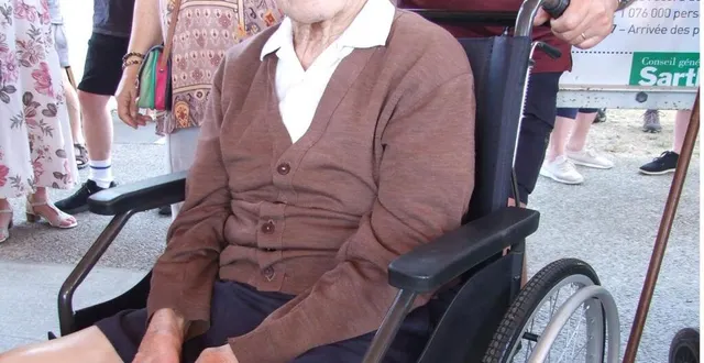 photo  maurice dubray, à 103 ans, est toujours autant passionné par le rail.  &copy;  ouest-france 