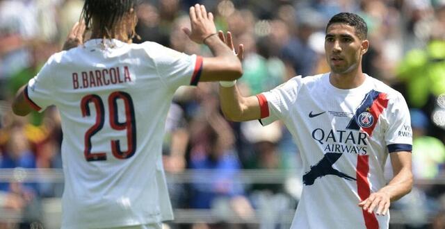 photo les parisiens hakimi et barcola défient l’inter miami de lionel messi. © juan mabromata / afp