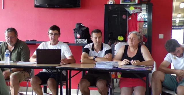 photo  le bureau du club de foot de ruaudin.   &copy;  le maine libre 