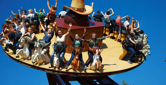 photo le parc d'attraction pour toute la famille près du mans &copy; papéa parc