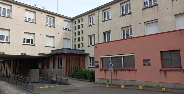 photo  les travaux de rénovation des façades et de la toiture de l’hôpital devraient débuter courant juin 2026 avant la restructuration des services début 2027.  &copy;  ouest-france 