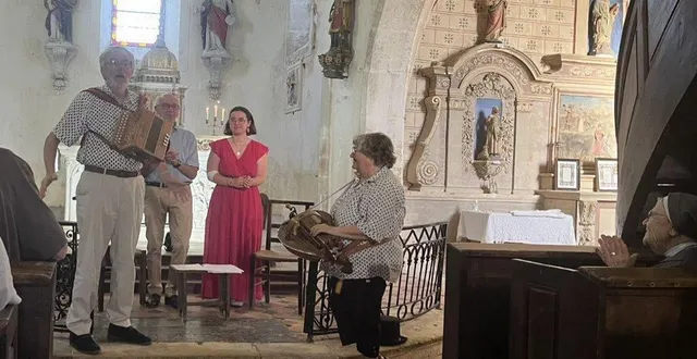photo  brigitte et marc rey, musiciens originaires du morvan, se sont produits à l’église.  &copy;  le maine libre 