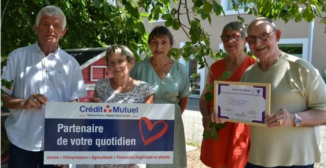 photo  l’ehpad d’auvers-le-hamon a créé un poulailler grâce à une aide financière de créavenir.  &copy;  le maine libre 