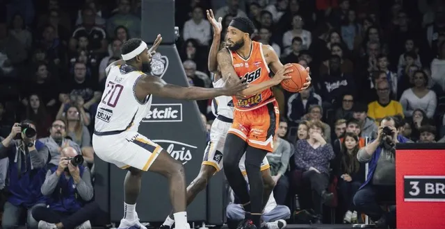 photo  tashawn thomas et les joueurs du msb vont à nouveau jouer la coupe d’europe.  &copy;  archives dominique breugnot, ouest-france 