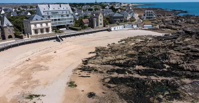 photo  la plage de port lin est à 800 mètres de la gare du croisic.  &copy;  le courrier de l’ouest - josselin clair 