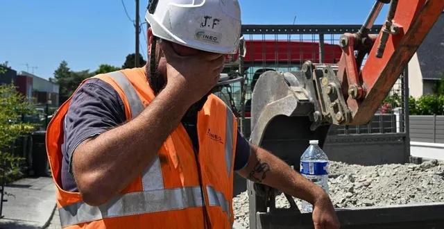 photo  les agents de l’inspection du travail de maine-et-loire ont contrôlé 46 entreprises en pleine canicule. la plupart des entreprises avaient fait le nécessaire pour préserver leurs salariés face aux risques sanitaires liés aux fortes chaleurs. quelques constats accablants ont toutefois été dressés.  &copy;  laurent combet 