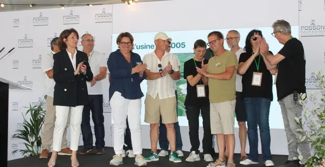 photo  sylvie casenave-péré en compagnie d’anciens collaborateurs (de 1995 à 2000).  &copy;  le maine libre 